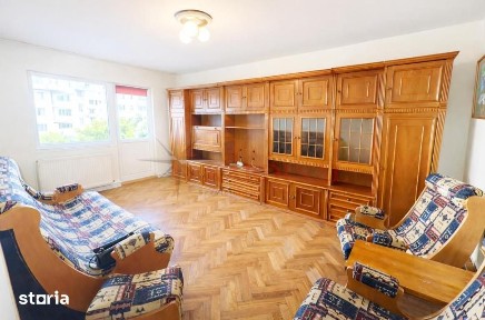 Apartament 4 camere etaj1, Carpaților, intrare Răcădău
