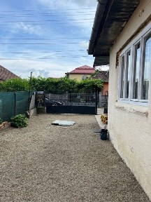Casă cu 3 camere în zona centrală