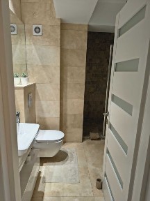 Închiriere 2 camere Mamaia ultracentral langa hotel Yaki și Wida