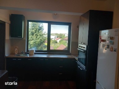 Închiriez apartament 3 camere