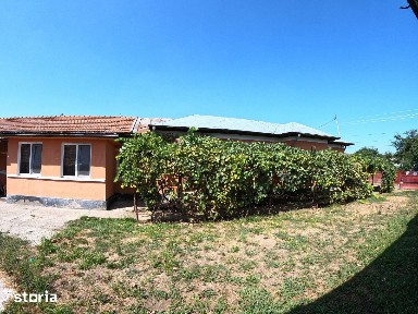 Casa de vanzare in Slobozia, Giurgiu | 1.143 mp teren 5 camere Curte
