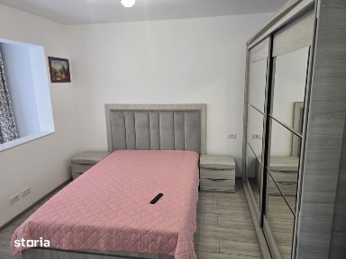 Ofer spre inchiriere apartament cu 3 camere !