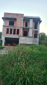 Casă la roșu - 330 mp utili, teren 2000 mp, panoramă superbă
