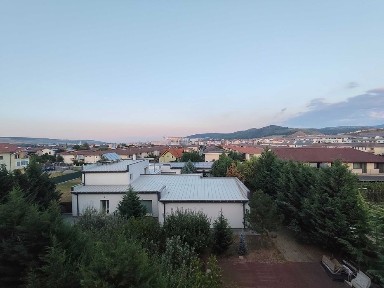 Apartament cu 4 camere, 112 mp + pod de 50 mp, 3 balcoane și 2 parcări - doar 2.025 €/mp | Preț total: 226.800 €