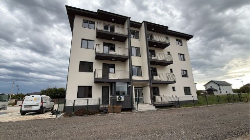 Vand Apartament 3 Camere Dobroesti Etaj 2