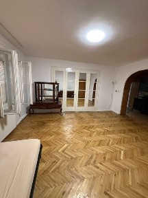Proprietar inchireliez casa pe str Suceava