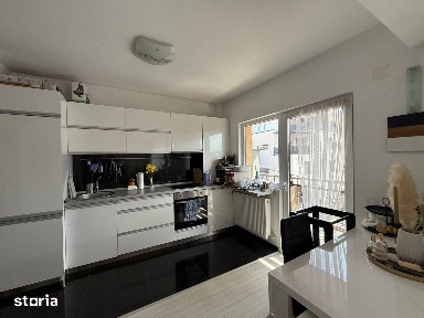 Apartament la etaj intermediar cu parcare, Carmen Silva