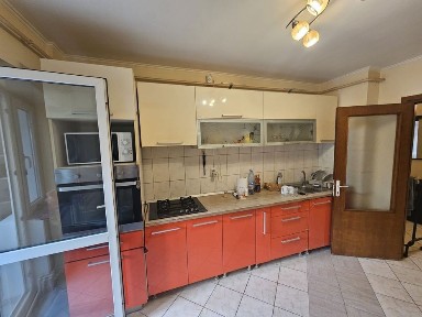 Inchiriez apartament buzaului etaj 1