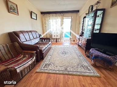 Apartament 3 camere etaj 2 de vanzare