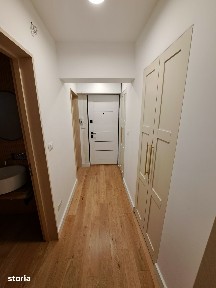 Apartament cu 3 camere semidecomandate, Centru