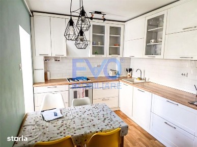 Apartament cu 3 camere, 2 bai, zona Tatarasi