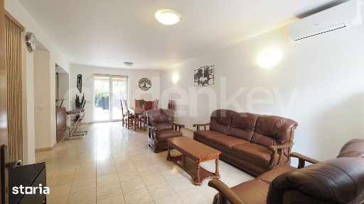 Vila cocheta in complex rezidential