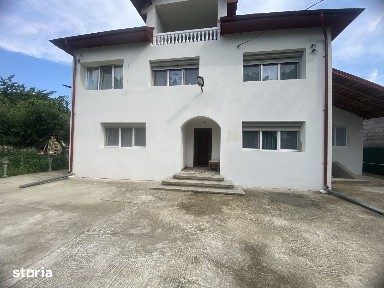 Oaza de liniste si verdeata! Vanzare casa cu 5 camere in Pucioasa