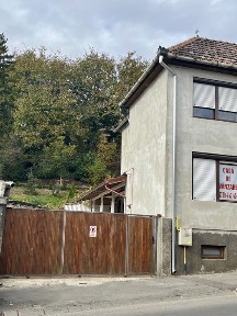 Casă de vânzare 832 mp