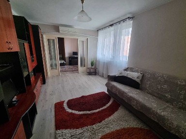 Apartament 3 camere de închiriat - Str. Sovata