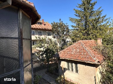 Casa centrala cu 13 camere si teren de 493 mp in Oradea