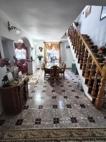 Casă, 380 mp, în Suceava, cartier Burdujeni, zonă bună