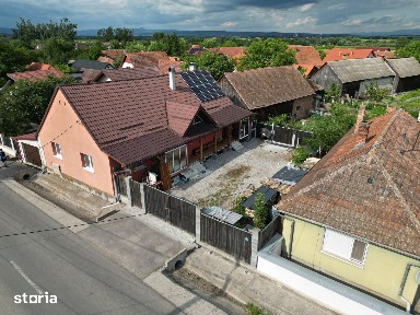 Casă de vanzare 6 camere 220 m² utili cu 376 M² teren la șosea