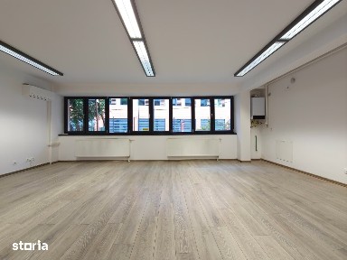 Spatiu birouri luminos, modern, cladire noua, parcare