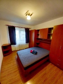 Inchiriez apartament 2 camere, decomandat, Etaj 2, Marinex