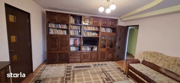 Apartament 3 camere, 65 mp, zona ultracentral Bailesti