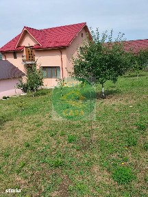 De vânzare casă P+1, situată la o distanta de 19 km de Roman