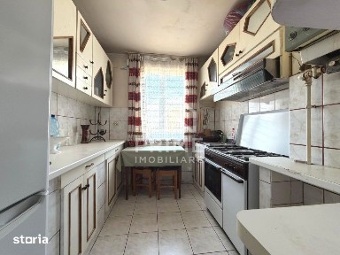 Apartament spatios, 2 camere, 57 mp, partial renovabil - Micro