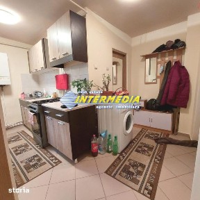 Garsoniera de vanzare in Cetate etaj 1 decomandata