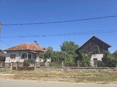 Vanzare casa + teren Tismana 69.000 Euro
