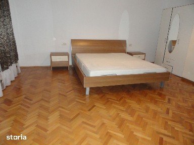 Apartament 2 camere, etaj 2, Bdul Revolutiei, 103 mp, renovat, mobilat