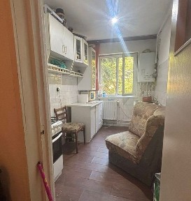 Apartament, Pitesti, cartier Trivale, 2 camere, decomandat, cu balcon