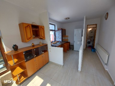 casa zona Trei Ierarhi, garaj, beci, curte