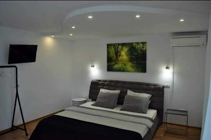 Afacere la cheie : Casa de vacanta, 5 dormitoare 5 bai, 250 m2.