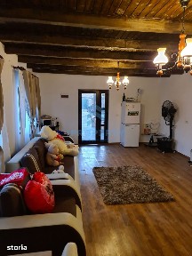 Casa individuala teren 1700 mp cu spatiu comercial la strada