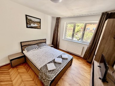 De închiriat - Apartament 2 camere, complet mobilat și utilat