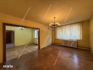 Apartament 4 camere, parter inalt zona Punctele Cardinale - Central