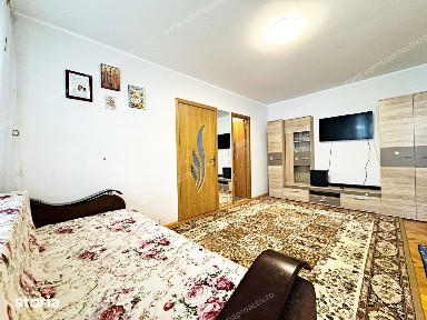 Apartament cu 2 camere, situat la etajul 2, în cartierul Micro 16.