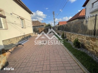 Casa INDIVIDUALA 4 camere, pivnita, panouri fotovoltaice -Sibiu