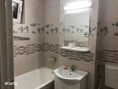 Inchiriez apartament 3 camere