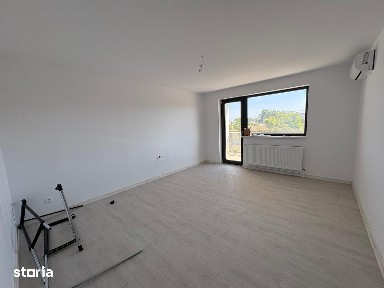 AP. 3 CAMERE- HILS SPLAI, PARCARE INCLUSA, BUCATARIE INCHISA, COMIS 0%