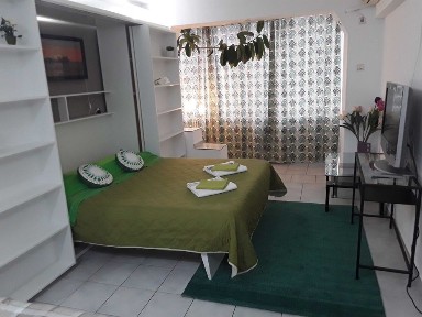 inchiriez apart. 2 camere decoman