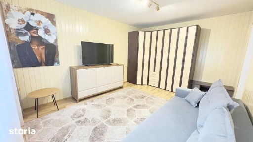Garsonieră decomandata zona Astra (bloc de apartamente)