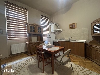 Apartament 3 camere, zona semi-centrala, 15 minute de centru