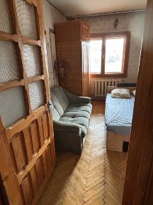 PROPRIETAR - GARA/BILLA - Camera mare (living) in apartament 4 camere