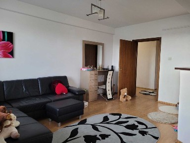 Apartament 3 camere, ultracentral Caracal, 85 mp, parcare acoperită
