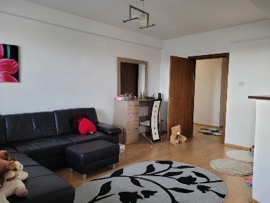Apartament 3 camere, ultracentral Caracal, 85 mp, parcare acoperită