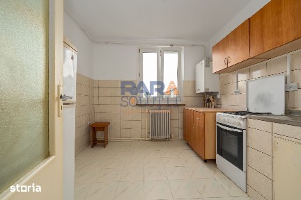 Apartament 3 camere + 2 băi IEFTIN: 700 €/mp