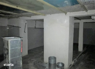 Zona Piata Delfinului 200mp impartit pe Parter 110 mp etaj 90 mp ideal