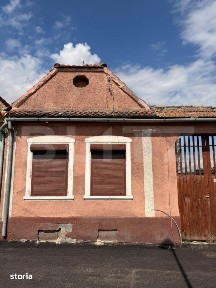 Casa 79 mp, teren 1.332 mp, zona Feldioara