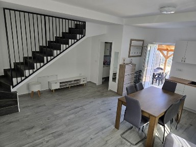 PROPRIETAR! Vand parte duplex complect mobilat